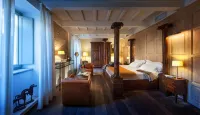 Relais & Chateaux Palazzo Seneca Hotels in Preci
