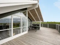 "Valea" - 300m to the Fjord Hotels in Harboor