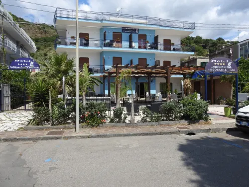 ChrisMare Hotel - Strand