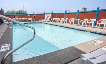 Rodeway Inn & Suites - Housity