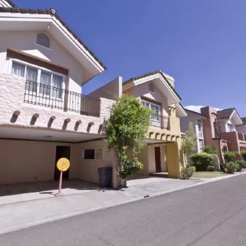 Crown Regency Suites Mactan