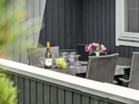 "Siri" - 400m from the Sea