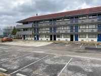 Motel 6 Memphis, TN - Downtown - parking