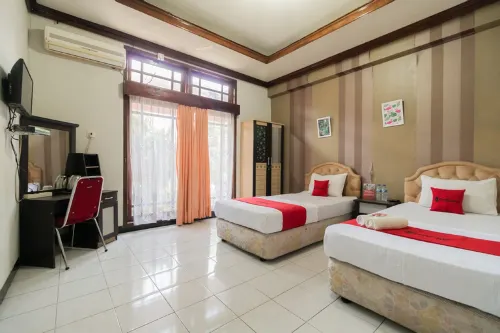 RedDoorz Syariah Near Kawasan Saribu Rumah Gadang Solok Selatan