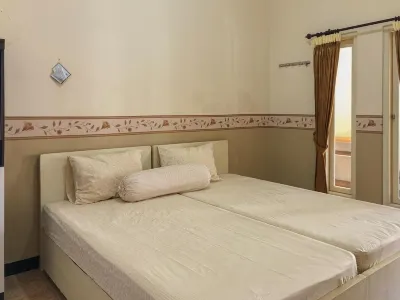 RedDoorz Syariah Near Pasar Sleko Madiun Отели в г. Мадиун