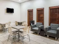 Super 8 by Wyndham West Plains Hotels in Howell County