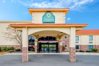 La Quinta Inn by Wyndham West Long Branch/NJ Shore Area - Beach