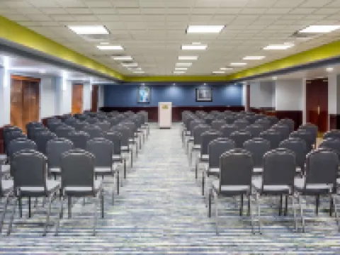 Wingate by Wyndham Chesapeake Hotels in Chesapeake