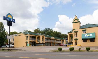 Days Inn by Wyndham Nashville Saint Thomas West Hospital