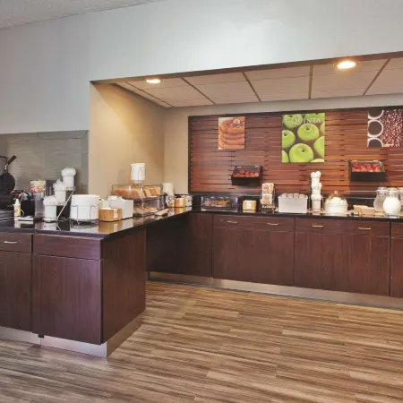 La Quinta Inn & Suites by Wyndham Charleston Riverview