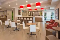 Microtel Inn & Suites by Wyndham Kitimat - 2-Star