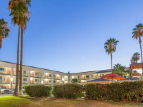 Super 8 by Wyndham Bakersfield/Central Hotels in Bakersfield