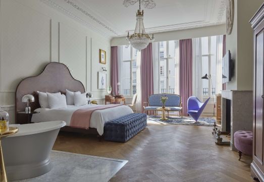 1. 퓰리처 암스테르..