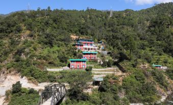 Manjari Resort