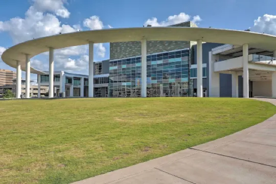 Pool & Hot Tub: Ideally Located 'Austin Oasis'