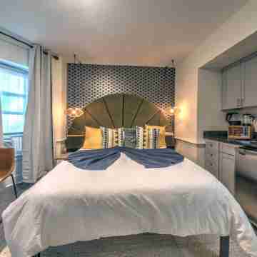 Modern Studio with Great Wifi and Amenities! Rooms