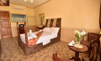 Roz and Angelique's Inn and Suites