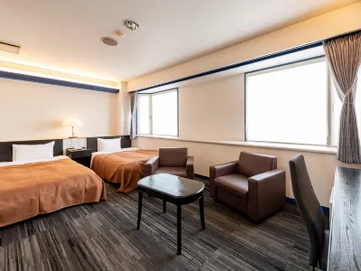 Kamonomiya Station Hotel Các khách sạn gần JR Shimo-Soga Station