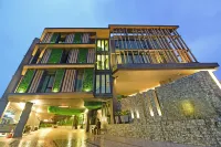 休閒娛樂飯店 Studio Naenna Textiles Gallery附近的飯店