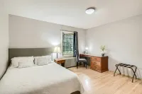 Charming Single Level 4 Bedrooms Gresham Home Near Pdx, Edgefield and Mt Hood