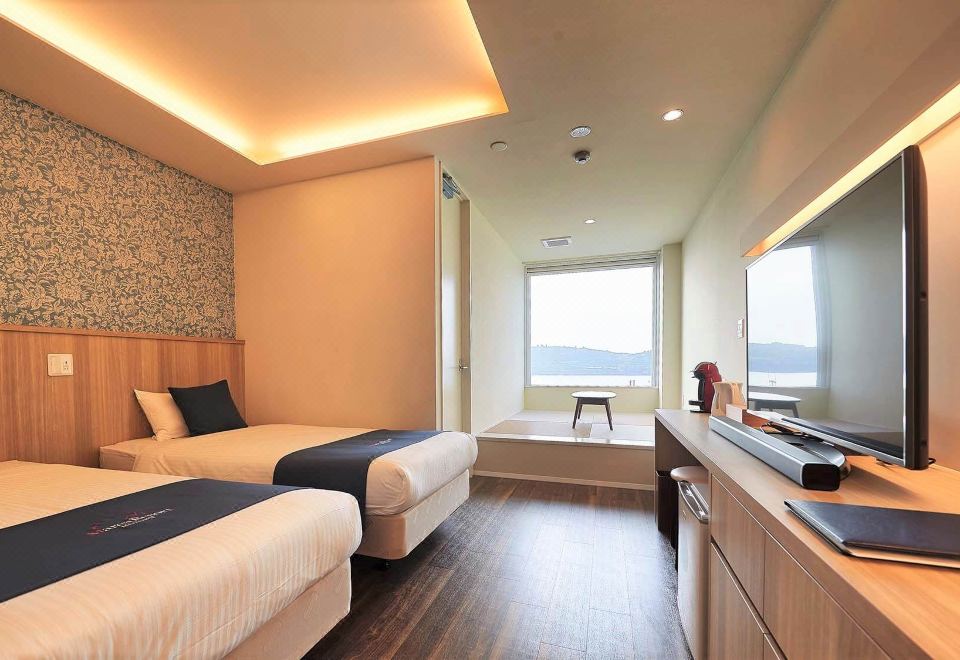 더 오리온 호텔 모토부 리조트의 넓은 발코니