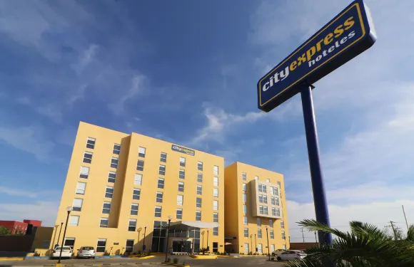 彼德拉斯內格拉斯萬豪城市快捷酒店