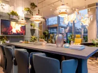 Motel One Rotterdam Hoteles cerca de Complejo Empresarial y Comercial Markthal Rotterdam