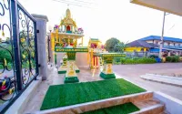 Jutha Mansion Hotels in Uttaradit