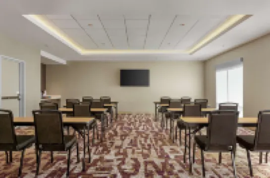 แฮมป์ตัน อินน์ สต็อกตัน, แคลิฟอร์เนีย โรงแรมในสต็อกตัน