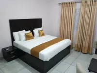 Blooms Spot Hotel - Super Deluxe فنادق في 