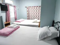 Chuttong Resort Hotels in Laem Ngop