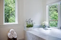 Farmhouse Inn - Romantic