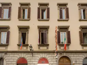 Flom Boutique Hotel