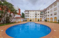 B41 - Windmill Modern with Pool