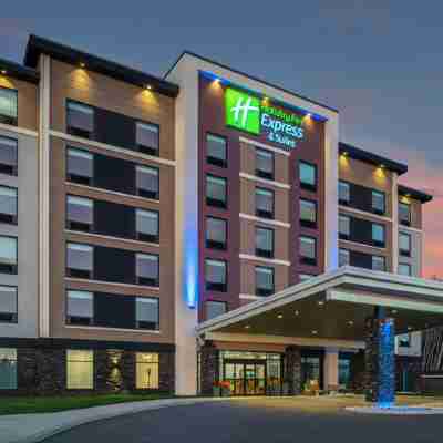 Holiday Inn Express & Suites Moncton Hotel Exterior