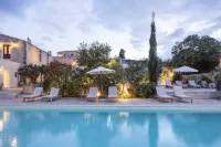 Kapsaliana Village Hotel - Pools