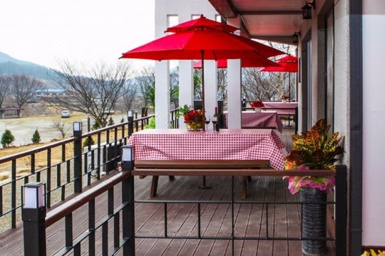 아람펜션의 넓은 객실 내부