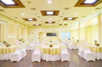 Boulevard 9 Luxury Resort & Spa Hotels in Kheda