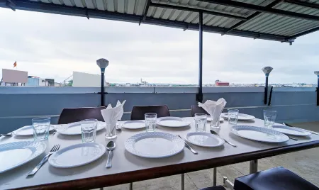 Treebo Surya Comforts, 200 Mtrs from Kolhapur Railway Station