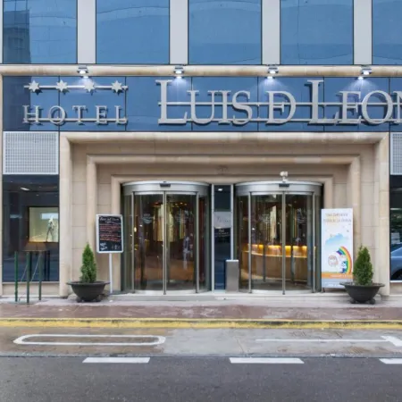 Silken Luis de León