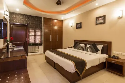 Red Maple Bed & Breakfast Hotel berhampiran Stadium Thyagaraj