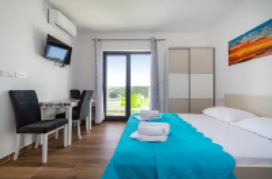 Deluxe Villa Laura with Pool Studio 5b Hotels in 