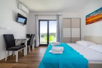 Deluxe Villa Laura with Pool Studio 5b Hotels near Lizard's Beach