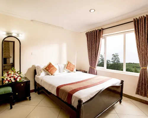 Hotel Lakeview Hotels in Ooty