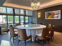 Hanns House - business