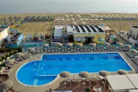 Hotel Lungomare - Bãi biển