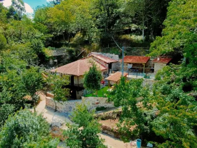 Casa Escondida Aveiga Hotels near Mirador alto da Picota