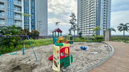 Apartemen Podomoro Liberty 2Br Dengan Pemandangan Kota Lantai 17 Отели рядом с достопримечательностью «Tjong A Fie Mansion»