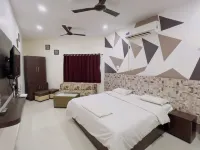 Alok Residency Hotels in Satna