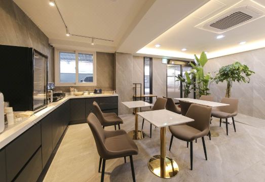 브라운도트 스타일러 구비 객실